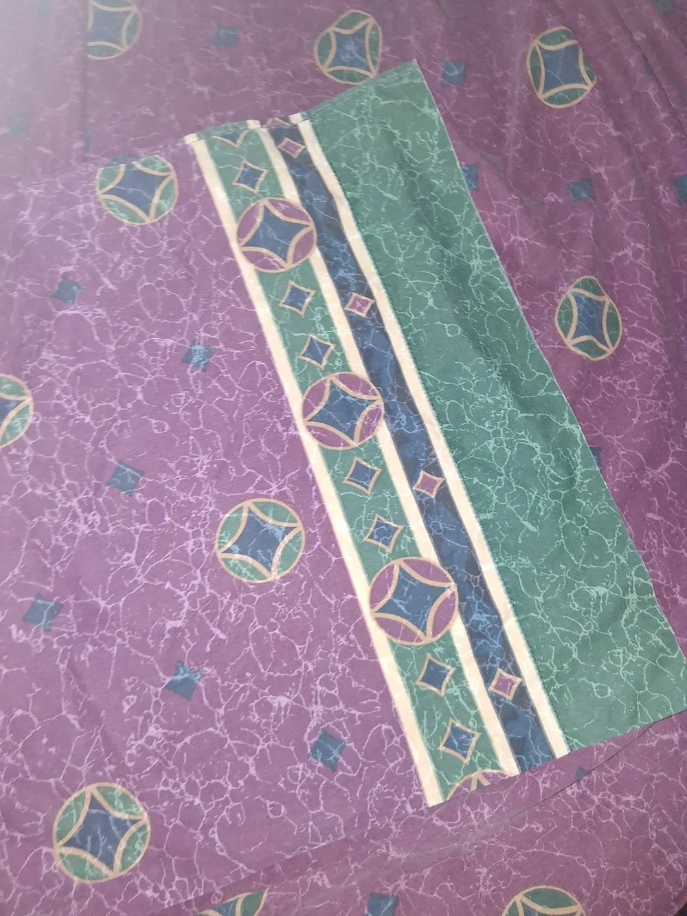 80s Maroon Queen Bedding Geometric Style